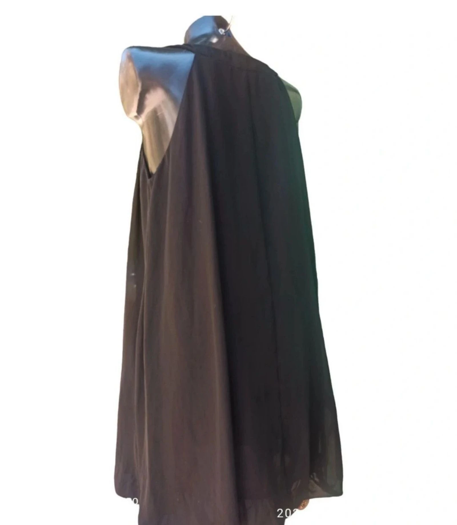 Vestido negro de gasa sin mangas  – photo 2